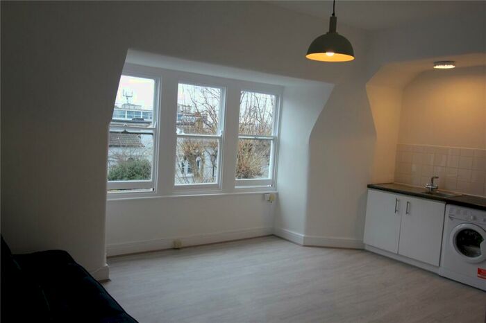 1 Bedroom Apartment To Rent In Tetherdown, Muswell Hill, London, Greater London, N10