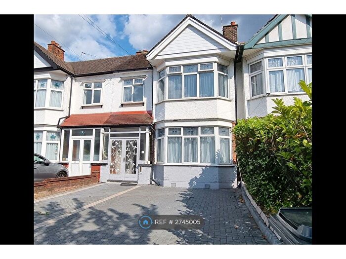 3 Bedroom Terraced House To Rent In Parham Drive, Ilford, IG2