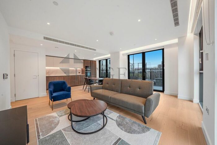 2 Bedroom Flat To Rent In Manuscript Court, Paragon Square, WC1X