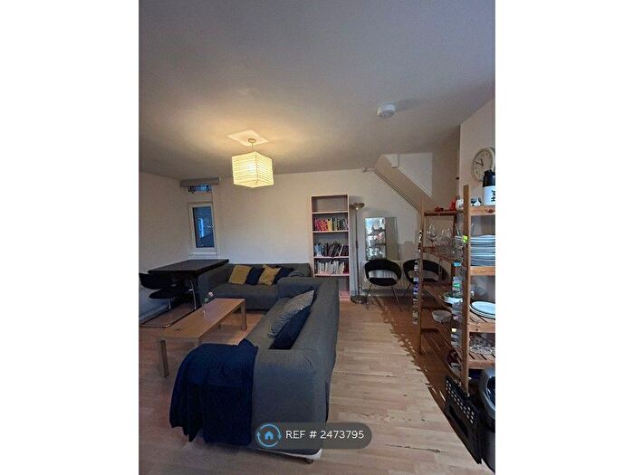 4 Bedroom Maisonette To Rent In Cedars Road, London, SW4