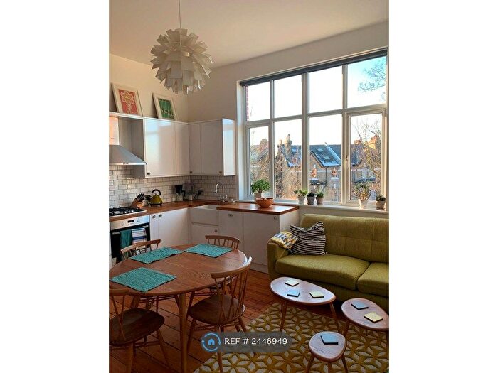 2 Bedroom Flat To Rent In Farquhar Road, London, SE19