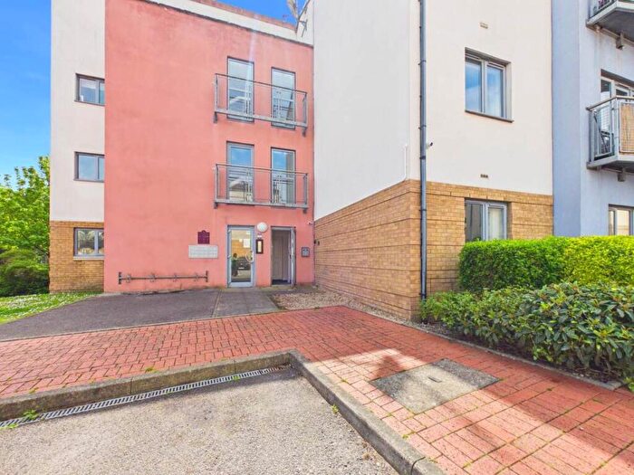 1 Bedroom Flat To Rent In Rhodfa'r Gwagenni, Barry, Vale Of Glamorgan, CF63