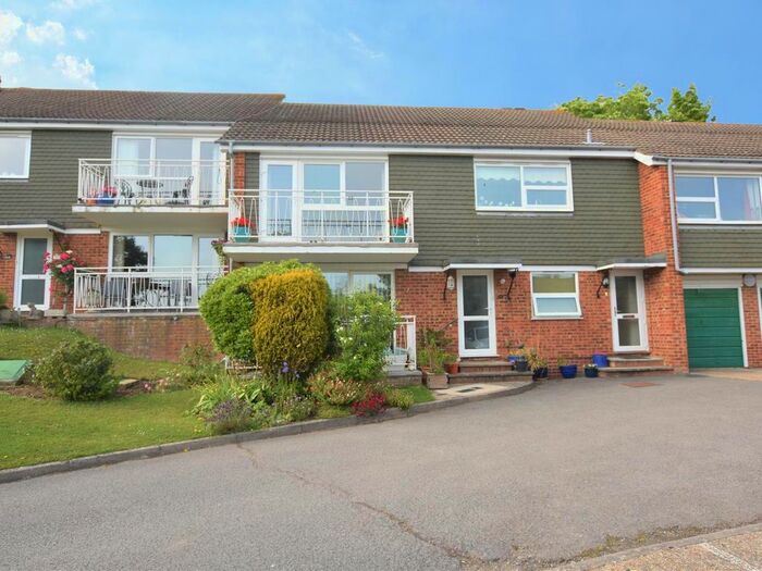 2 Bedroom Flat To Rent In The Borodales, White Hill Drive, Bexhill-On-Sea, TN39