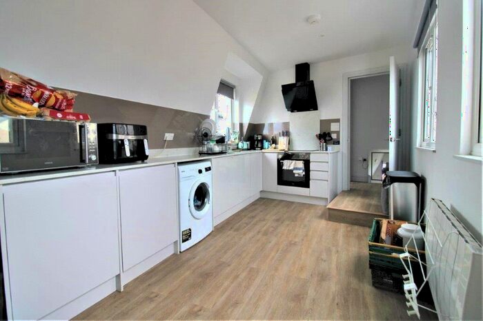 1 Bedroom Apartment To Rent In Lower Addiscombe Road, Croydon, CR0