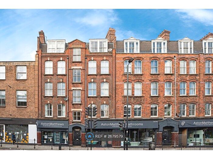 3 Bedroom Flat To Rent In Essex Road, London, N1