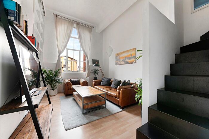 2 Bedroom Flat To Rent In Lexington Building, Bow Quarter, London, E3