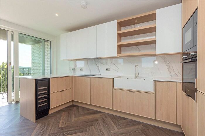 3 Bedroom Flat To Rent In Henshaw Parade, The Hyde, London, NW9