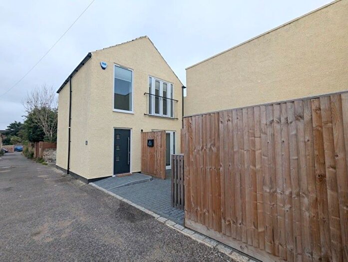 1 Bedroom Detached House To Rent In New Road, Bedfont, Feltham, TW14