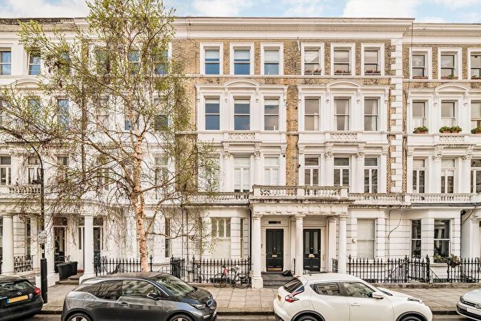 2 Bedroom Flat To Rent In Charleville Road, West Kensington, W14