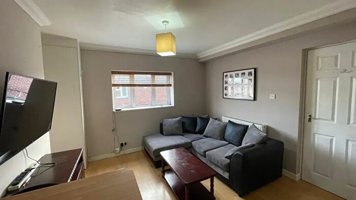 1 Bedroom Flat To Rent In Wimborne Road, Bournemouth, BH9