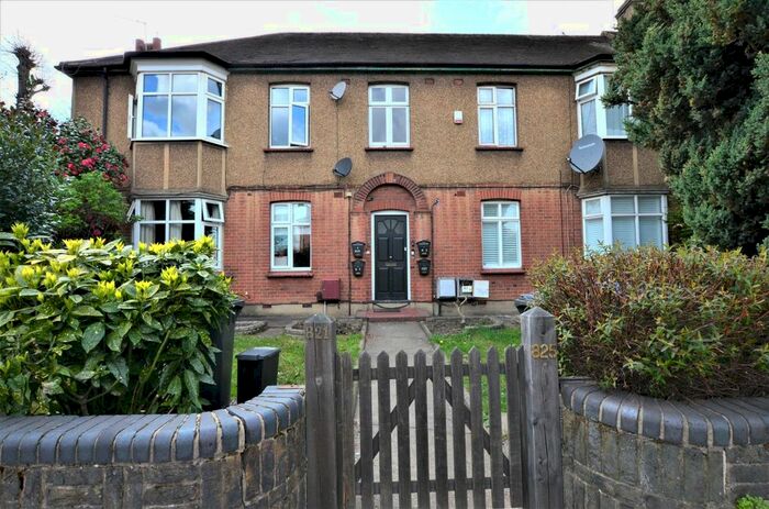 2 Bedroom Maisonette To Rent In Green Lanes, London, N21