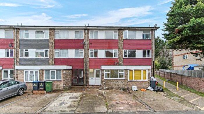 6 Bedroom Terraced House To Rent In Howard Road, Surbiton, Greater London, KT5