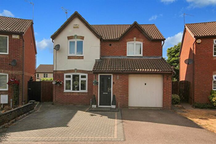 3 Bedroom Detached House To Rent In , St. Vincents Avenue, Kettering, NN15