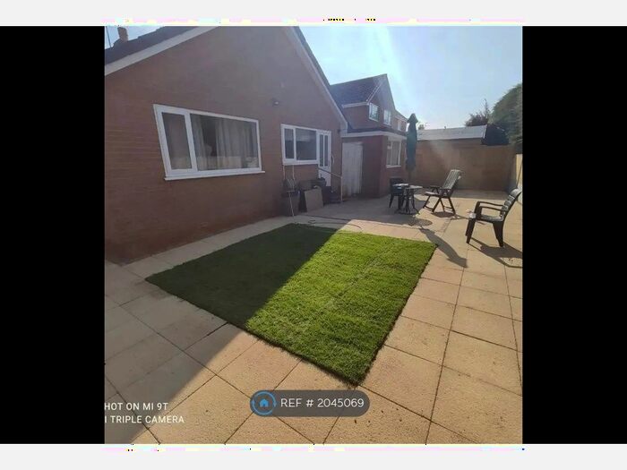 2 Bedroom Bungalow To Rent In Harford Road, Cayton, Scarborough, YO11