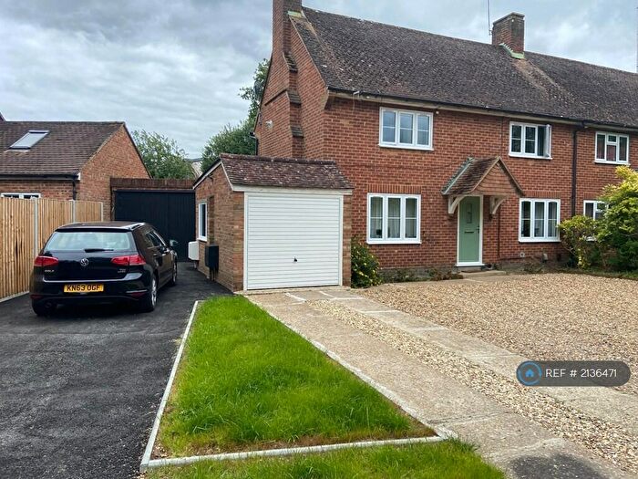 2 Bedroom Flat To Rent In Pyestock Crescent, Farnborough, GU14