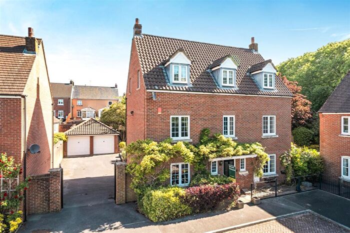 5 Bedroom Detached House For Sale In Westbury Way, Blandford Forum, DT11