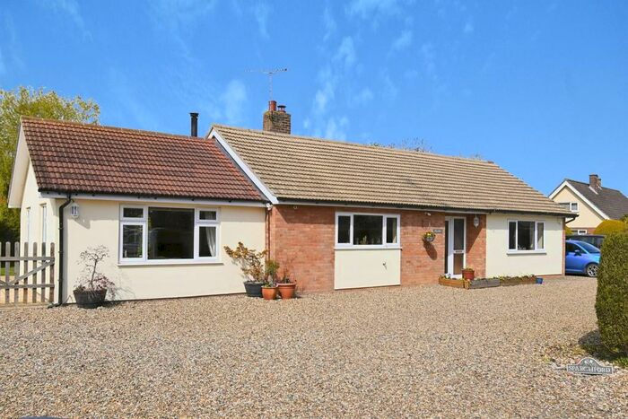3 Bedroom Detached Bungalow For Sale In Meadow Way, East Carleton, Norwich, NR14