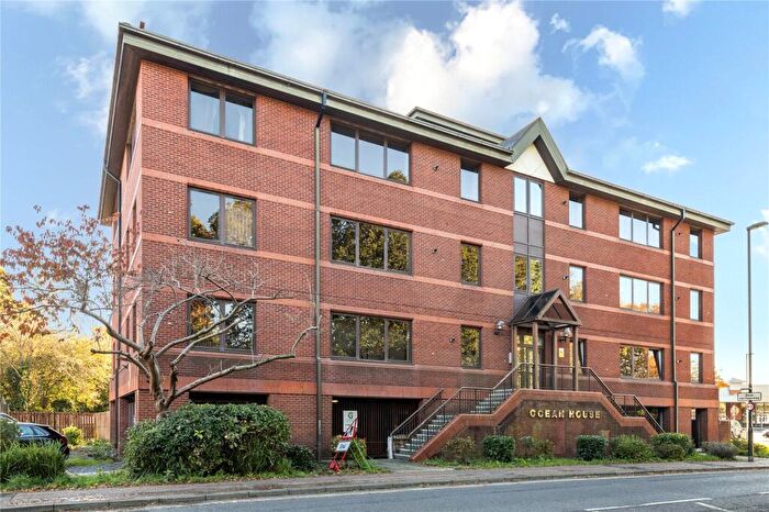 1 Bedroom Apartment For Sale In Hazelwick Avenue, Crawley, West Sussex, RH10