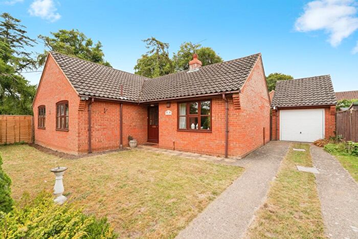 3 Bedroom Detached Bungalow For Sale In Rowan Way, Holt, NR25