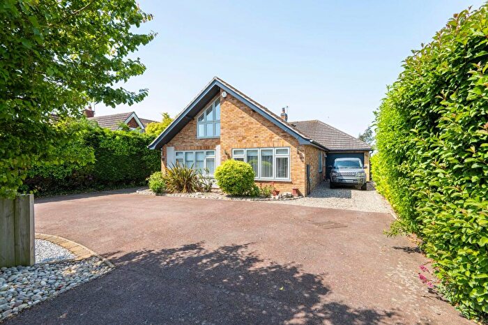 4 Bedroom Chalet For Sale In Leathway, Ormesby, NR29
