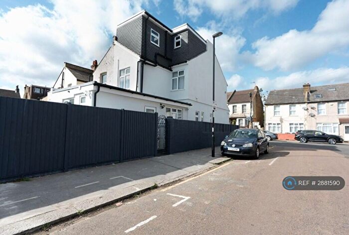 5 Bedroom End Of Terrace House To Rent In Lakehall Road, Thornton Heath, CR7