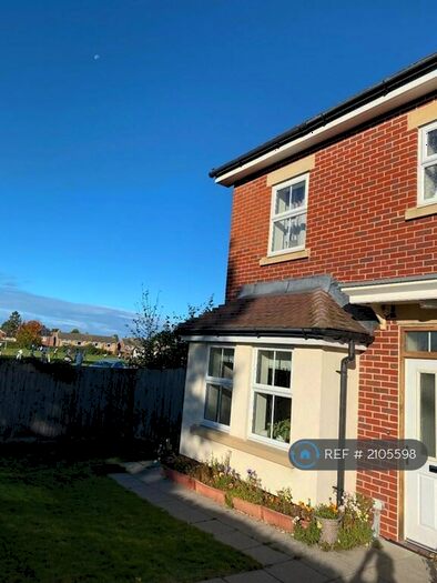3 Bedroom End Of Terrace House To Rent In Fifth Road, Newbury, RG14