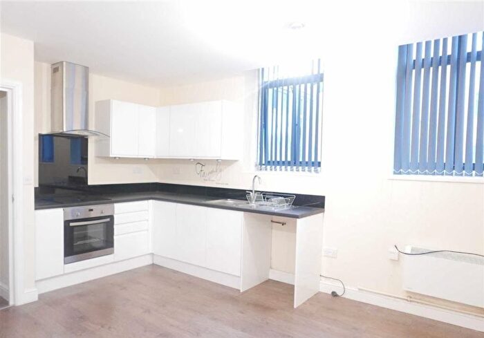2 Bedroom Flat To Rent In Ednam Court, Ednam Road, DY1