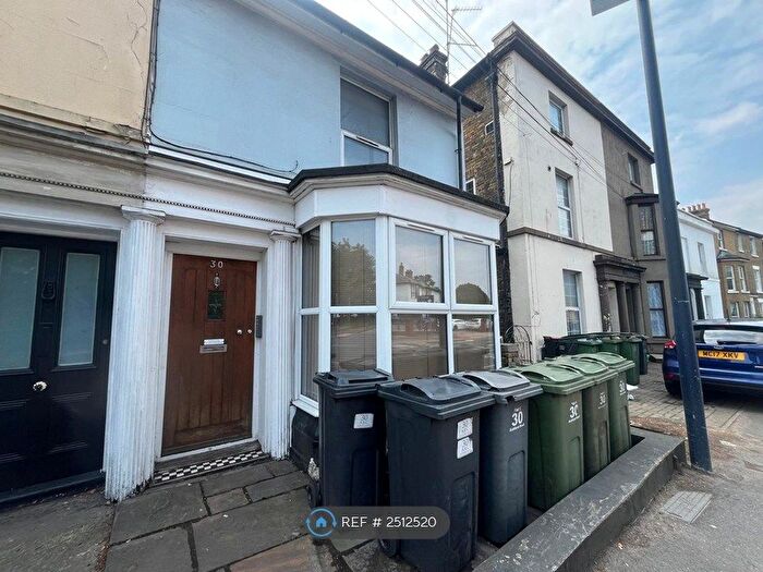 1 Bedroom Flat To Rent In Ashford Road, Maidstone, ME14