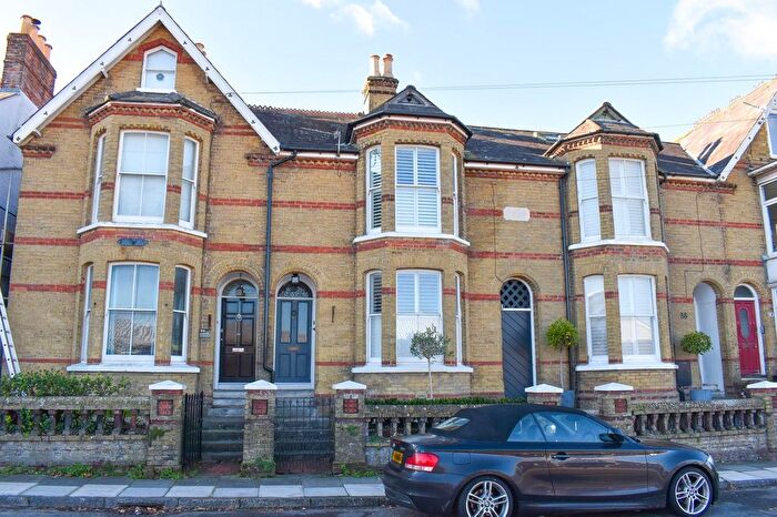 3 Bedroom Town House For Sale In Gosport Street, Lymington, SO41