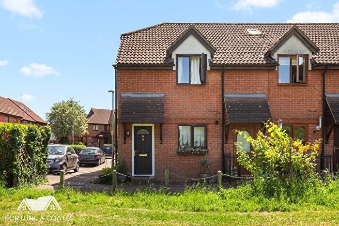 2 Bedroom End Of Terrace House For Sale In St Andrews Meadow, Harlow, CM18