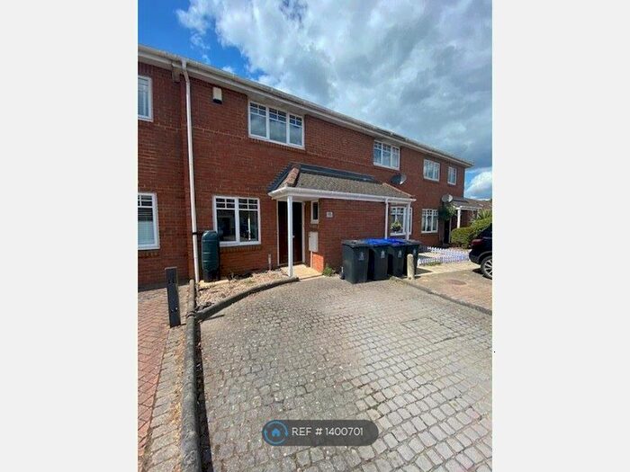 2 Bedroom Terraced House To Rent In Willow Wood Close, Burnham, SL1