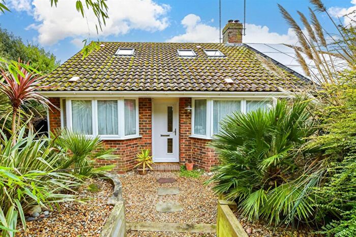 4 Bedroom Chalet For Sale In Meadow Close, Rottingdean, Brighton, East Sussex, BN2