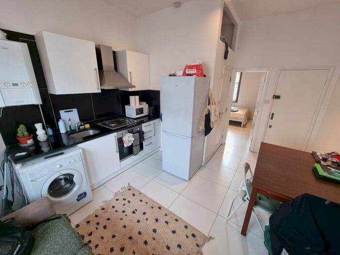 1 Bedroom Flat To Rent In Rita Road, Vauxhall, SW8