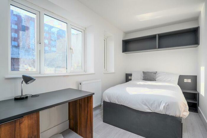 1 Bedroom Flat To Rent In High Street, Walton-On-Thames, KT12