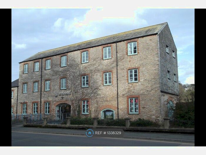 2 Bedroom Flat To Rent In The Granary, Totnes, TQ9