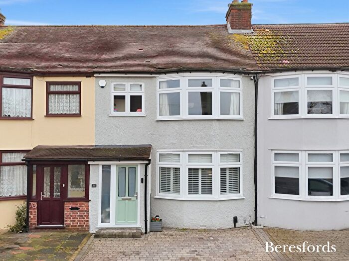 3 Bedroom Terraced House For Sale In Brentwood Road, Gidea Park, RM2