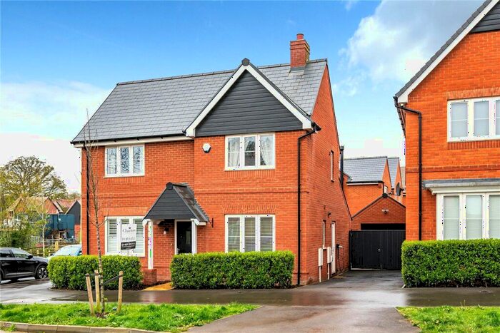 4 Bedroom Detached House To Rent In Kingsman Drive, Botley, Southampton, Hampshire, SO32