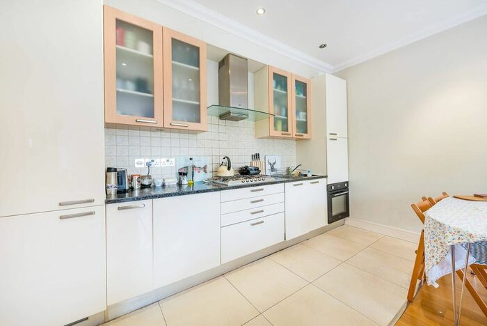 2 Bedroom Flat To Rent In Freeland Road, Ealing, London, W5