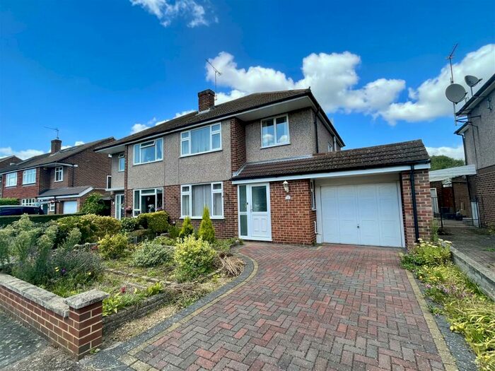 3 Bedroom Semi-Detached House To Rent In Littlebrook Gardens, Cheshunt, EN8