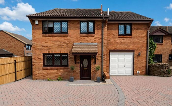 4 Bedroom Detached House For Sale In Oaklands Close, Plymouth, PL6