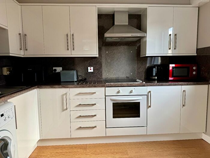 2 Bedroom Flat To Rent In Cherrybank Gardens, City Centre, Aberdeen, AB11