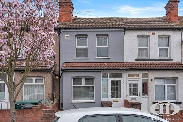3 Bedroom Terraced House For Sale In Clarence Street, Southall, Middlesex, UB2