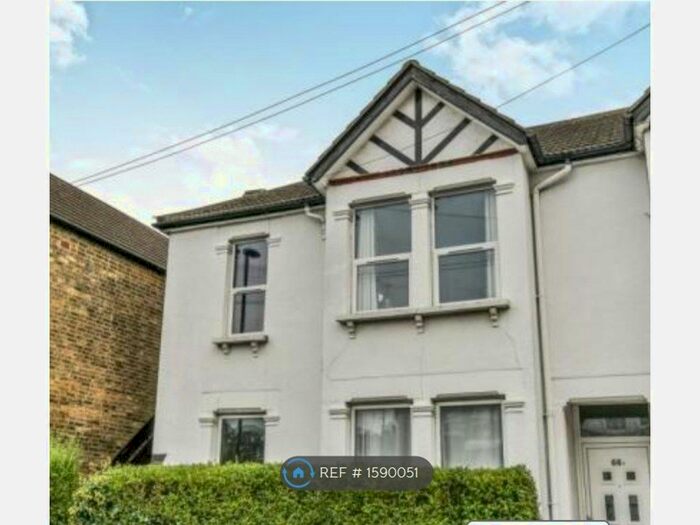 2 Bedroom Flat To Rent In Siddons Road, London, SE23