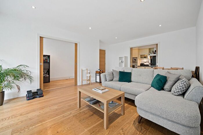 2 Bedroom Flat To Rent In Strand Drive, Richmond, TW9