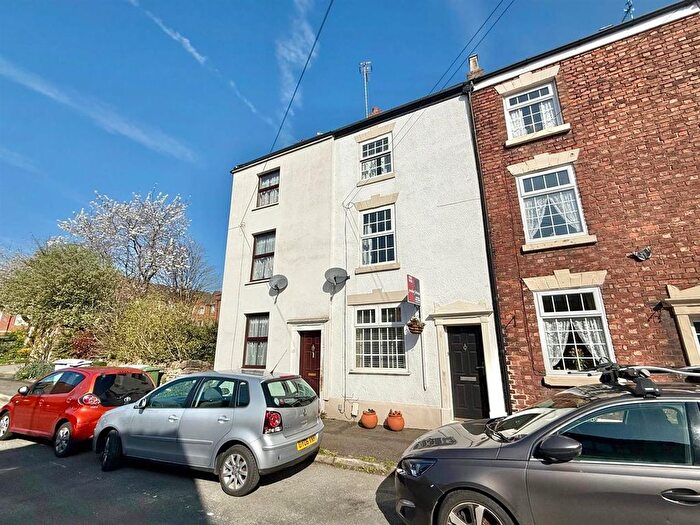 4 Bedroom Terraced House For Sale In Hope Street West, Macclesfield, SK10