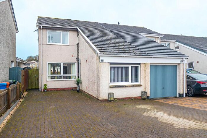 3 Bedroom Semi Detached House For Sale In Limetree Walk, Milton Of Campsie, G66