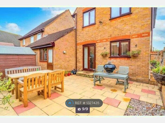 4 Bedroom Detached House To Rent In Meadowsweet Close, London, E16