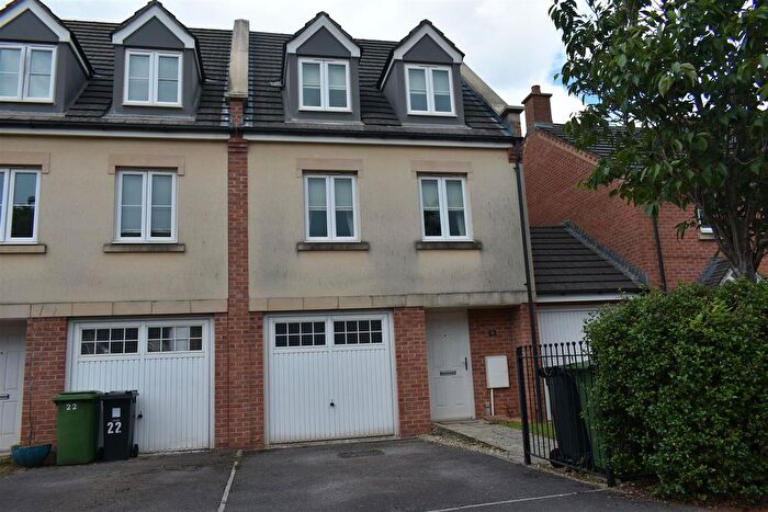 3 Bedroom Town House To Rent In Laddon Mead, Yate, Bristol, BS37