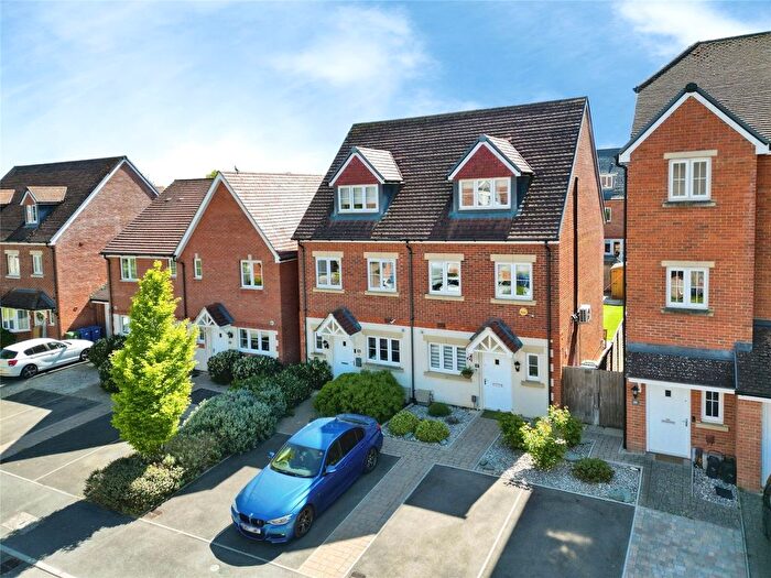 3 Bedroom Semi-Detached House For Sale In Barn Owl Drive, Bracknell, Berkshire, RG12
