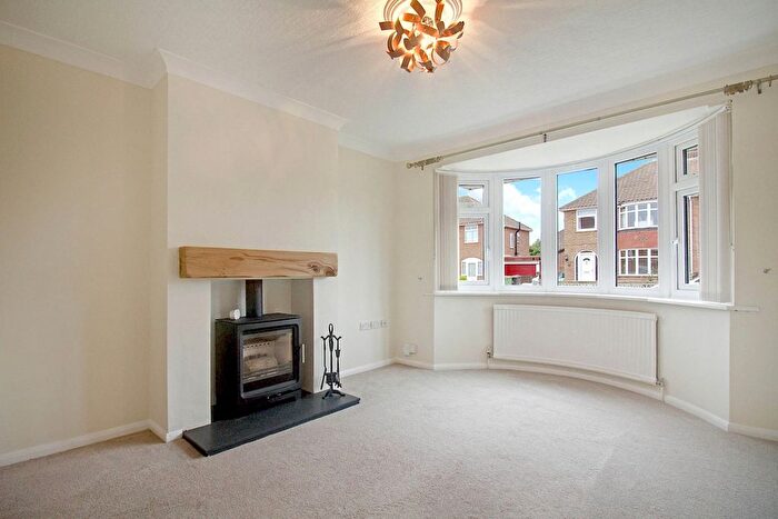 4 Bedroom Detached Bungalow To Rent In Almsford Drive, York, North Yorkshire, YO26